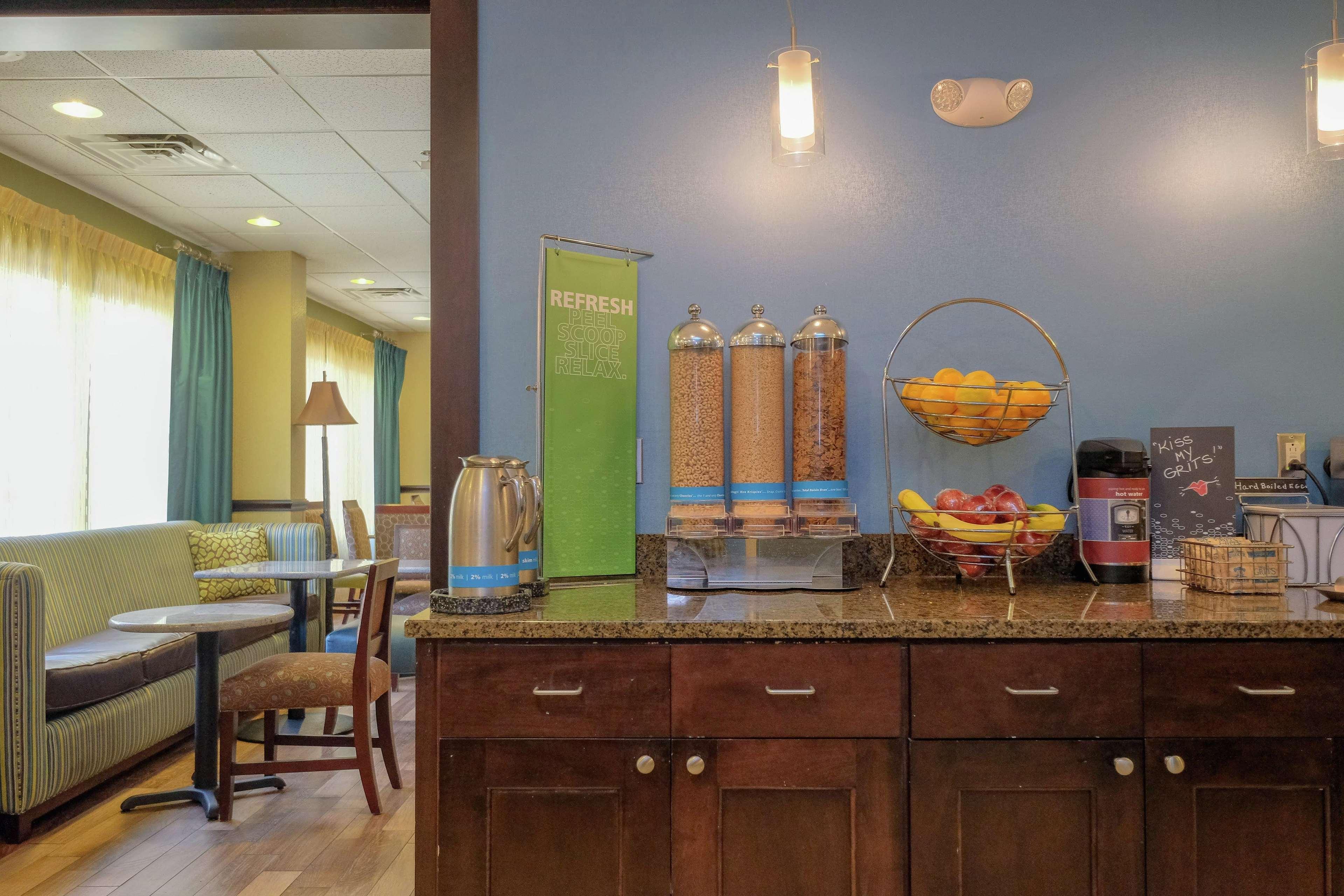 Hampton Inn אדנטון מראה חיצוני תמונה